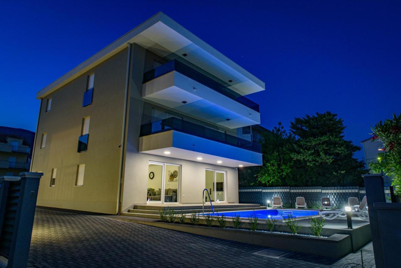 Seka Apartments With A Pool Kaštela Exterior foto